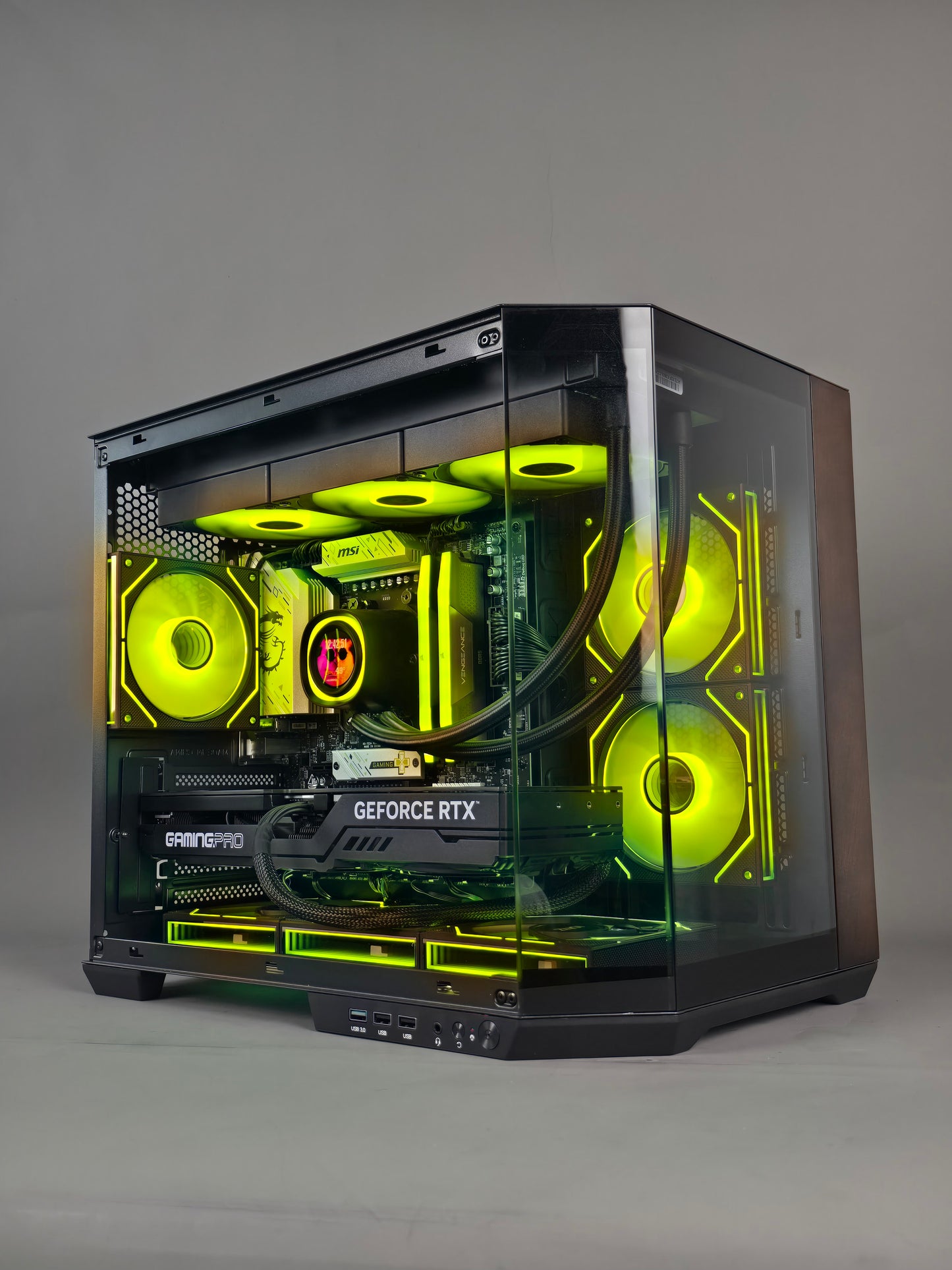 Clutch 2.0 - Gaming PC Ryzen 7 9700X RTX 5070ti