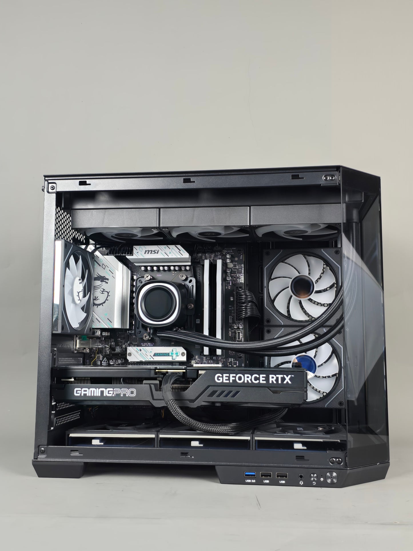 Clutch 2.0 - Gaming PC Ryzen 7 9700X RTX 5070ti
