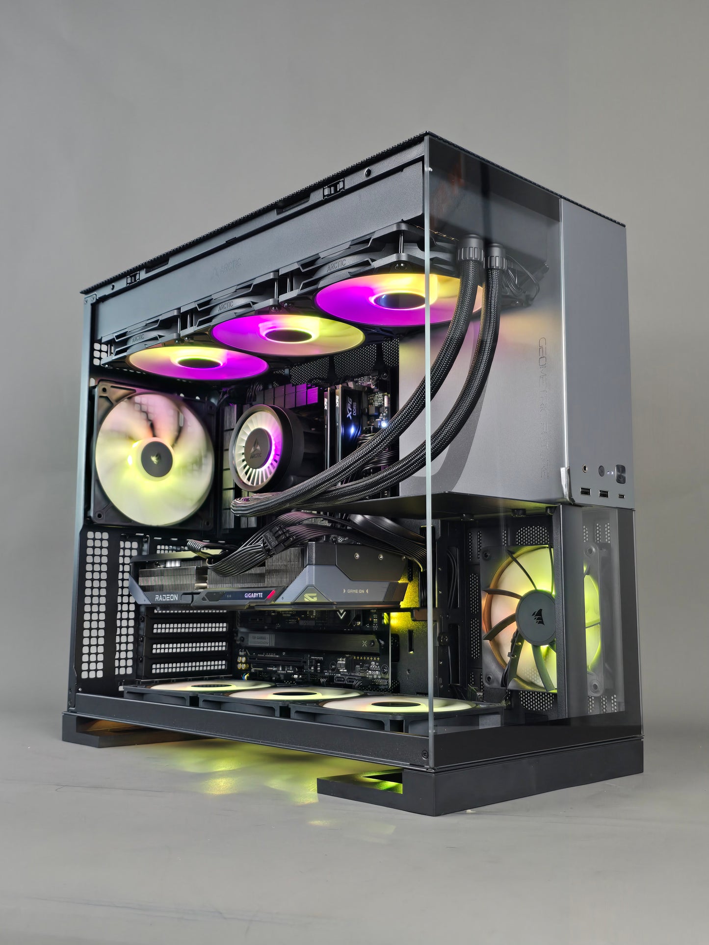 Geometric BG - Gaming PC Ryzen 7 7800X3D RX 9070XT