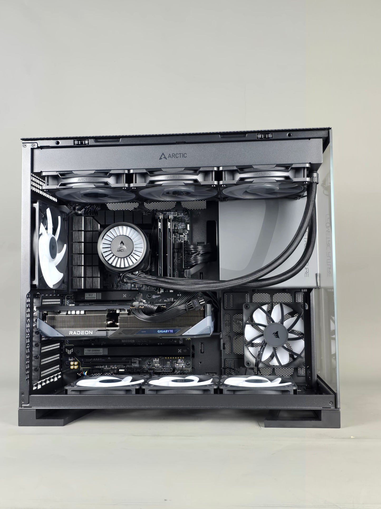 Geometric BG - Gaming PC Ryzen 7 7800X3D RX 9070XT