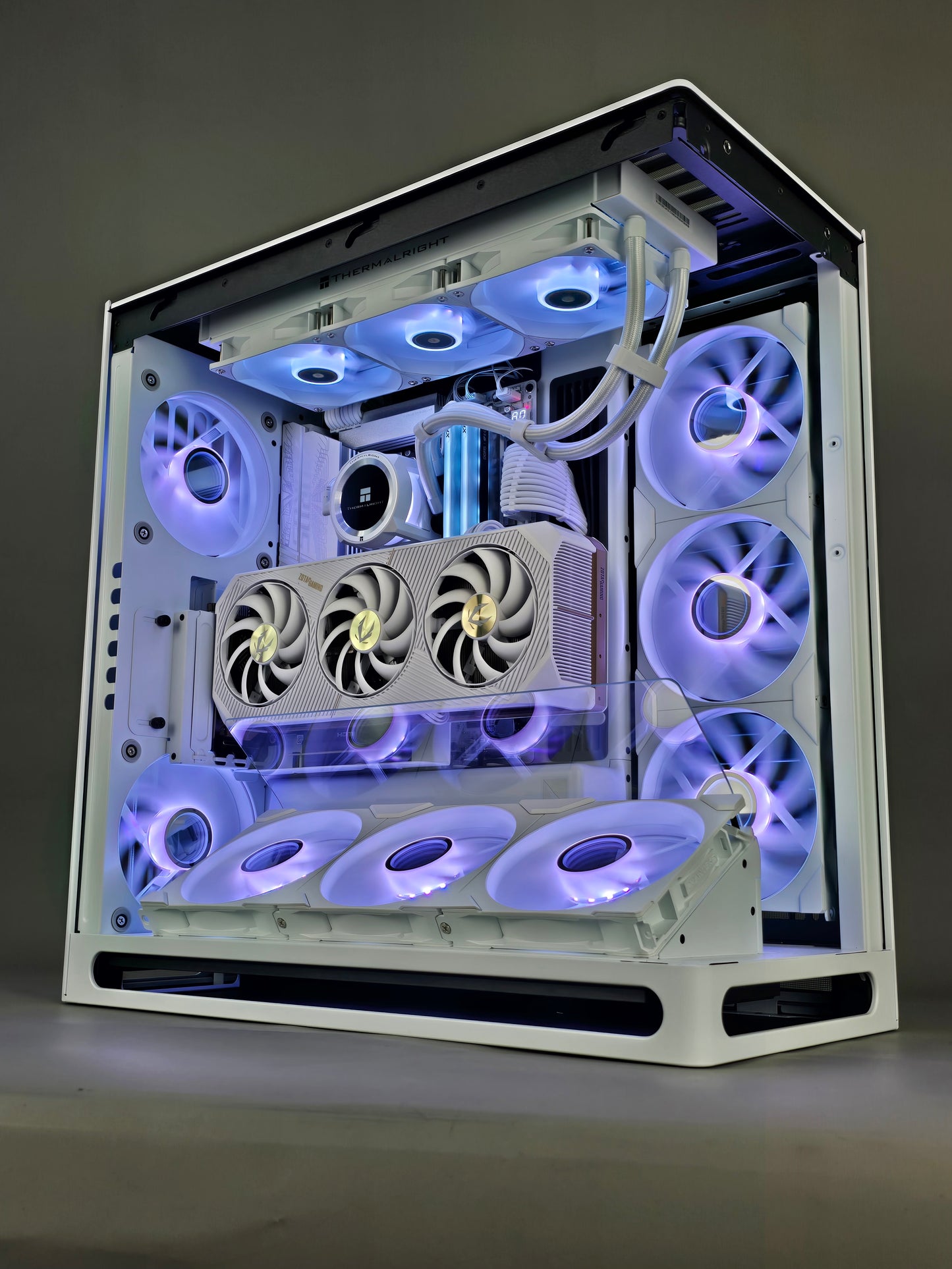 Frost Gaming PC Ryzen 7 9850X3D RTX 5090 – photo 4
