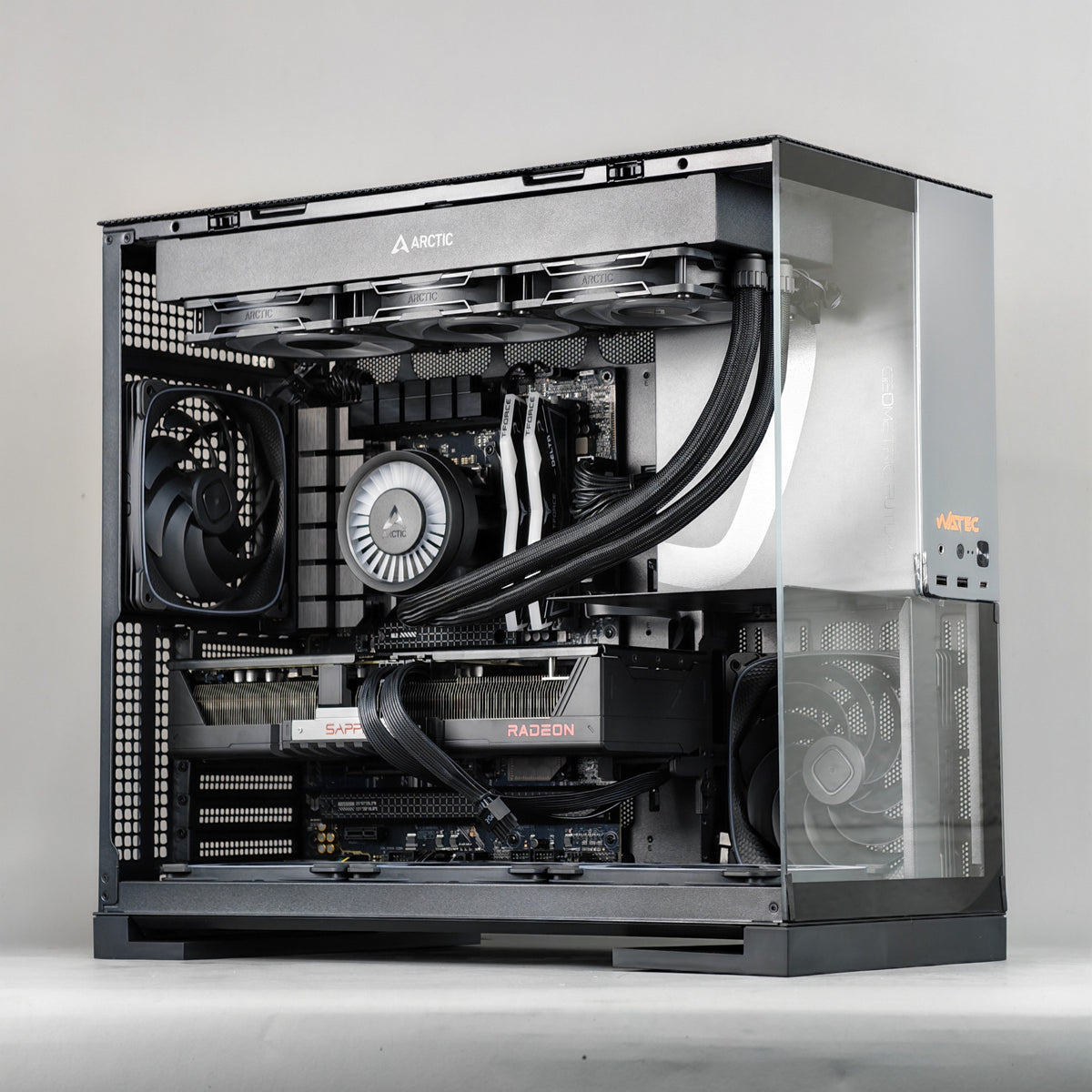 Geometric Gaming PC Ryzen 7 9850X3D RX 9070 XT – photo 6