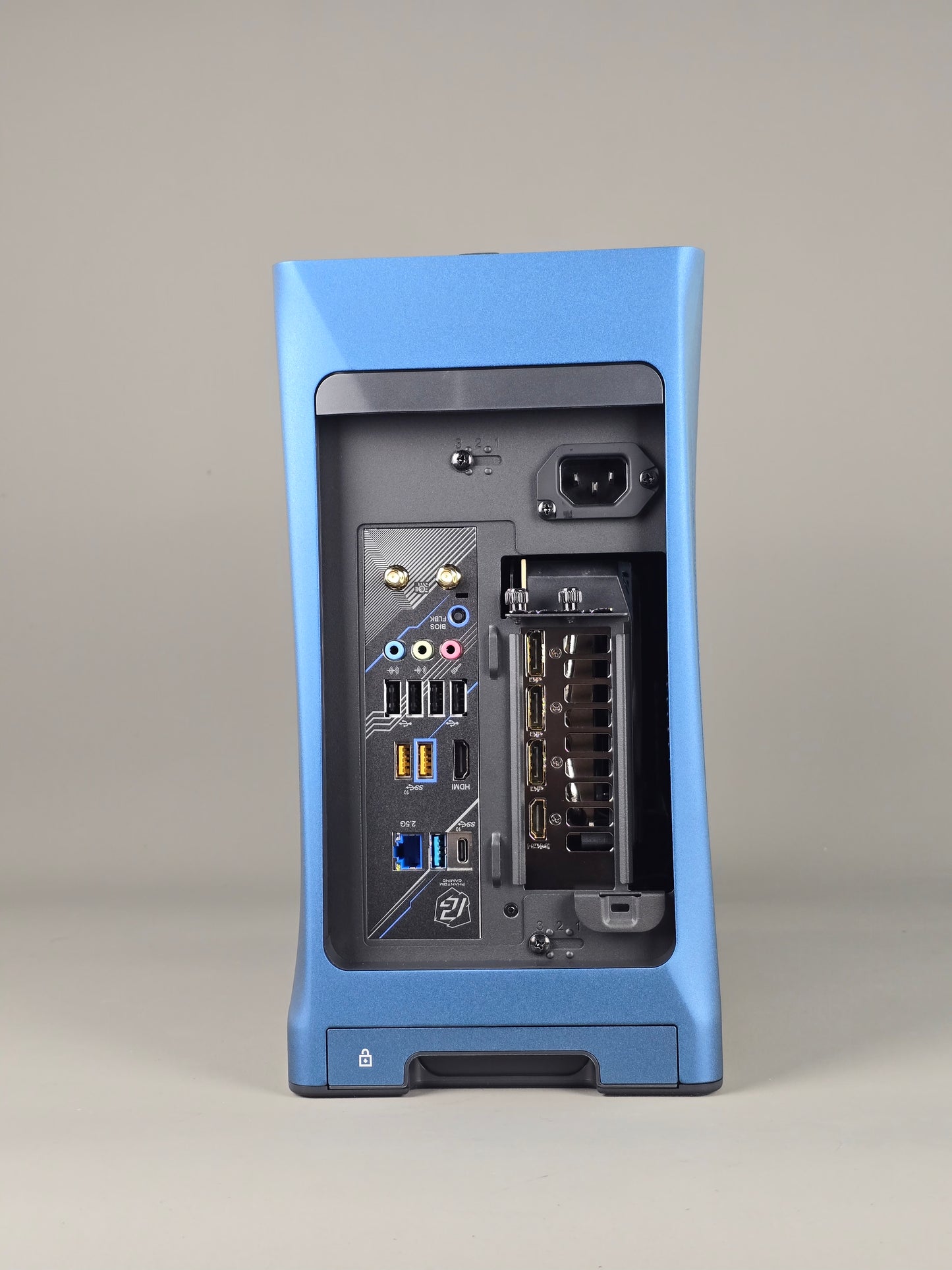 Kite ITX Gaming PC Ryzen 7 9800X3D RTX 5080 – photo 4