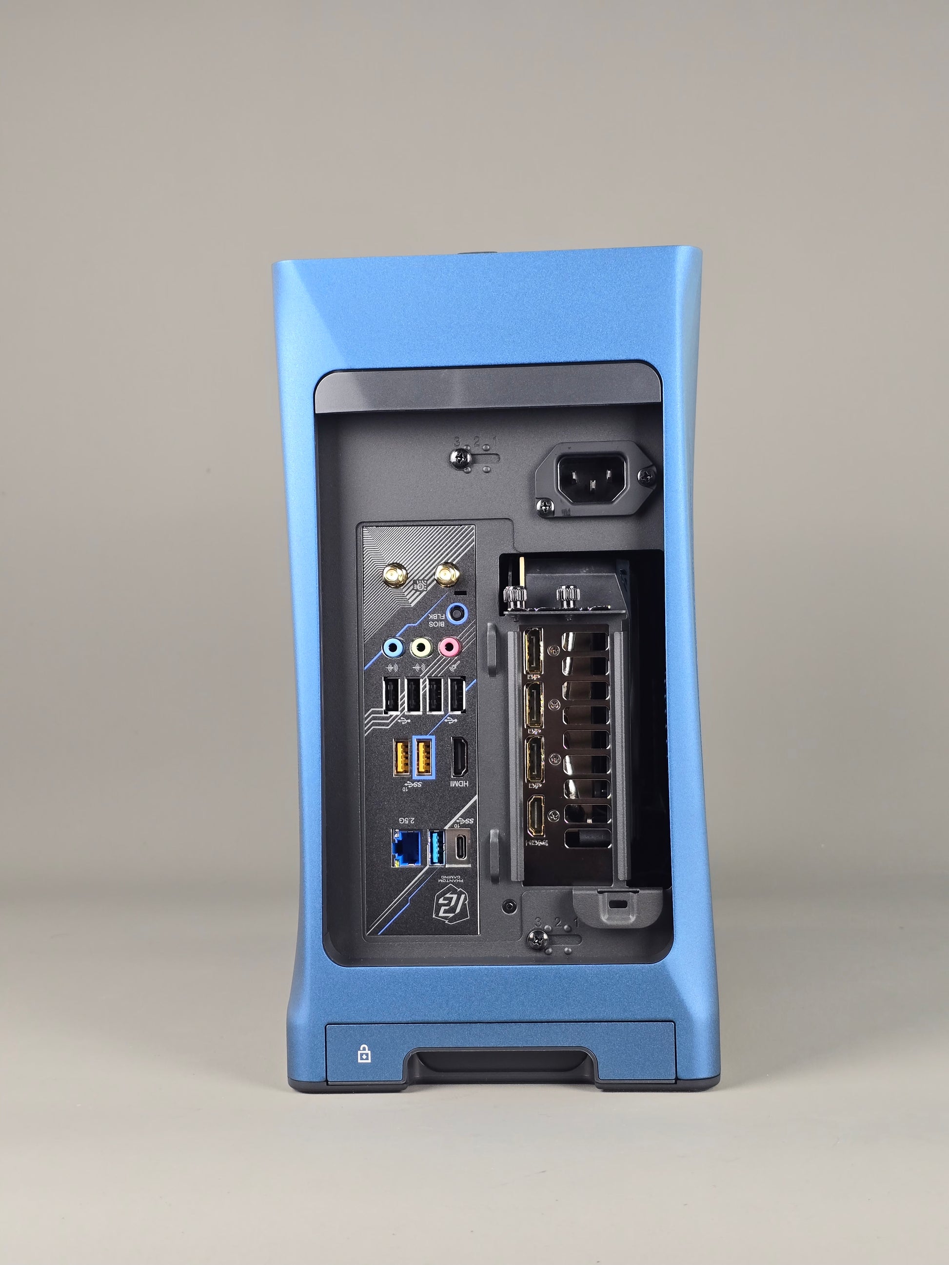 Kite ITX Gaming PC Ryzen 7 9800X3D RTX 5080 – photo 4