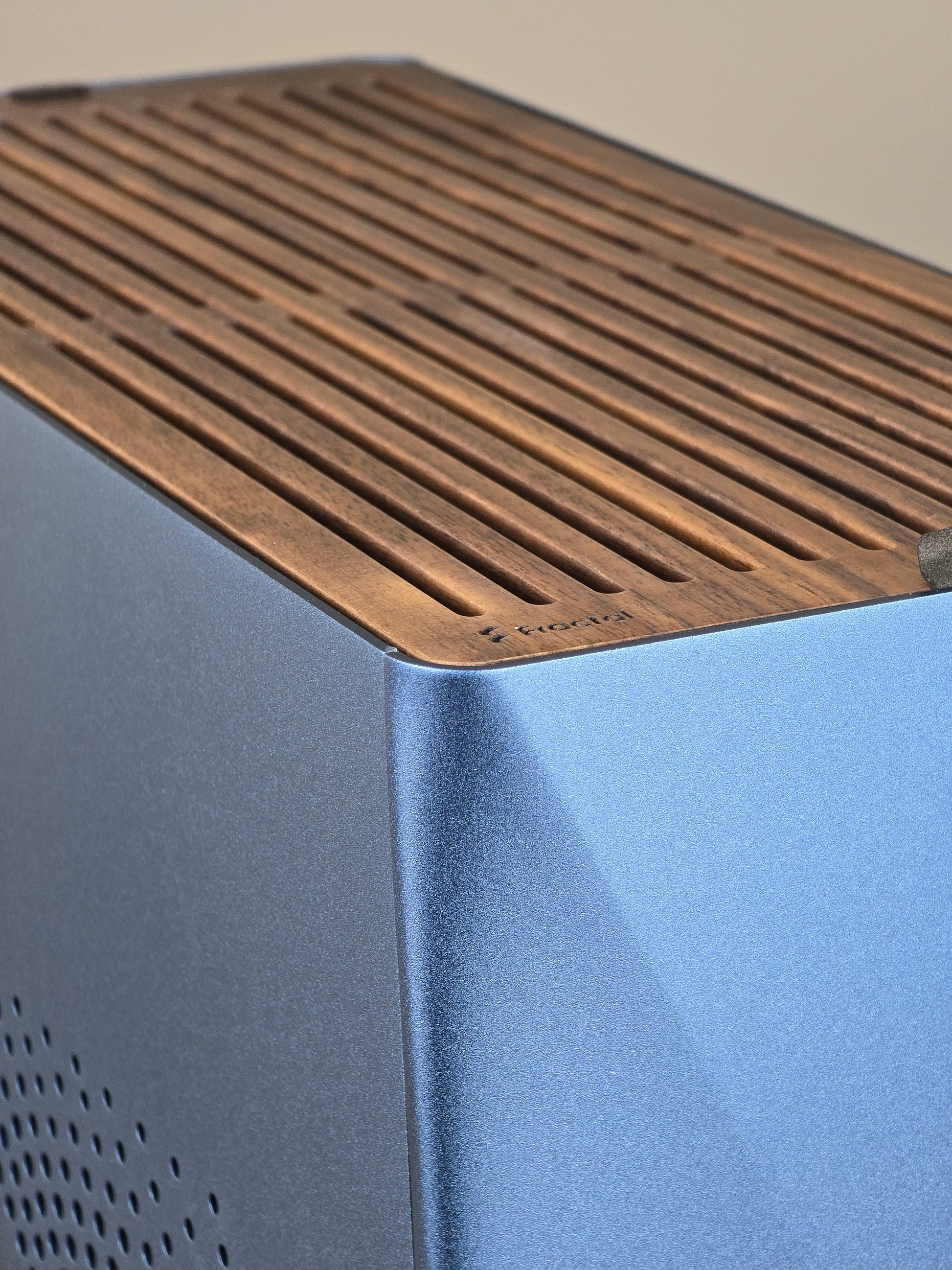 Kite ITX Gaming PC Ryzen 7 9800X3D RTX 5080 – photo 7