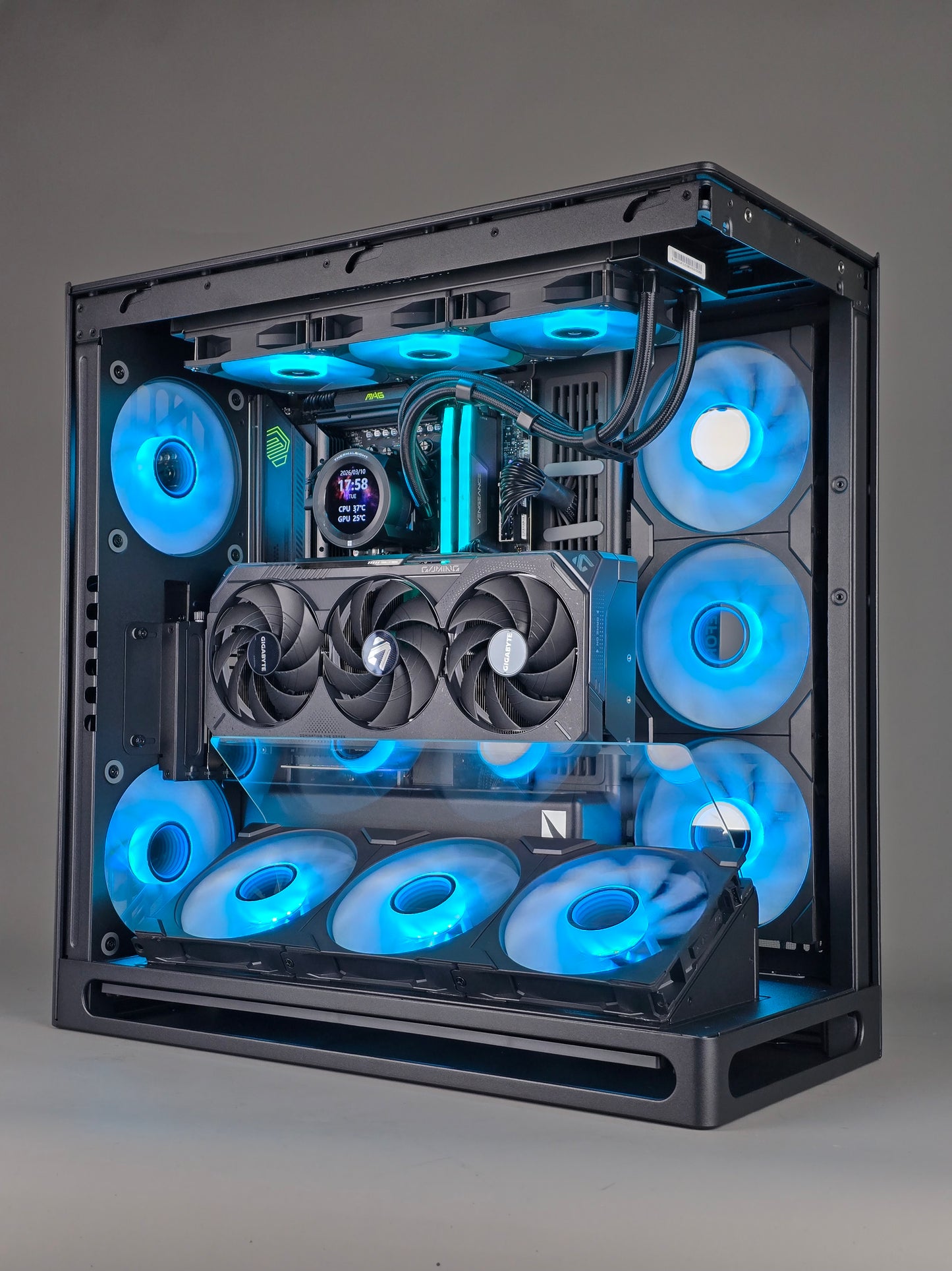 'FROST' Gaming PC Ryzen 7 9800X3D RTX 5090