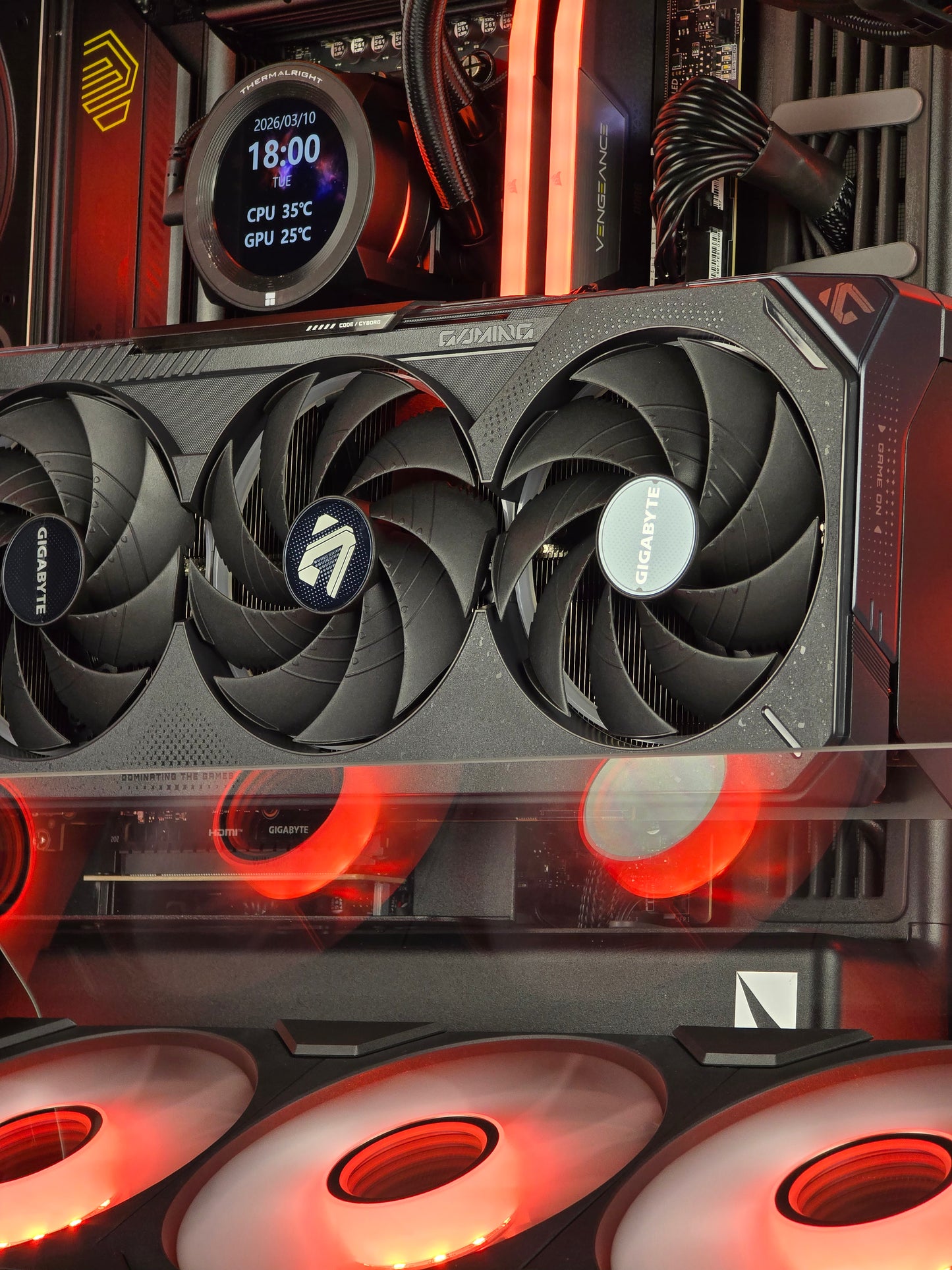 'FROST' Gaming PC Ryzen 7 9800X3D RTX 5090